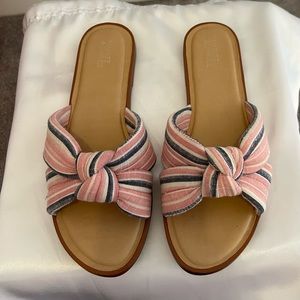 Market and Spruce Flat Sandals